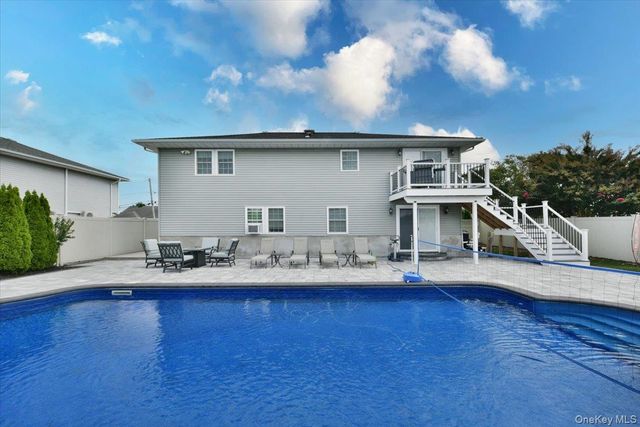 62 S Bay Avenue, Massapequa, NY 11758