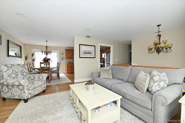 62 S Bay Avenue, Massapequa, NY 11758