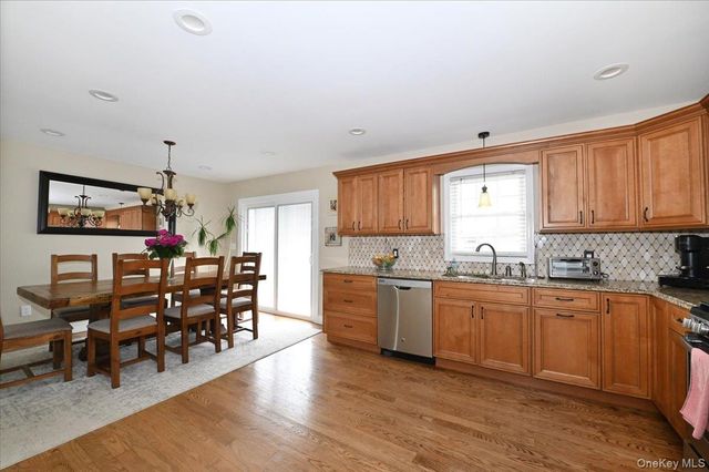 62 S Bay Avenue, Massapequa, NY 11758