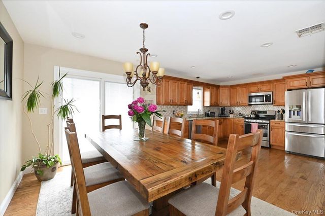 62 S Bay Avenue, Massapequa, NY 11758