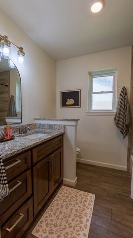 904 Meadowlark Lane, Granbury, TX 76048