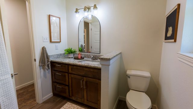 904 Meadowlark Lane, Granbury, TX 76048