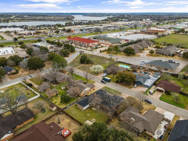 904 Meadowlark Lane, Granbury, TX 76048