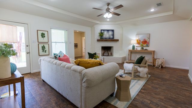 904 Meadowlark Lane, Granbury, TX 76048