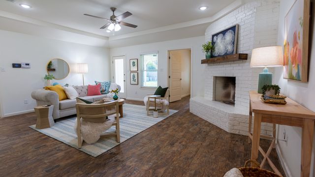 904 Meadowlark Lane, Granbury, TX 76048