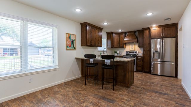 904 Meadowlark Lane, Granbury, TX 76048