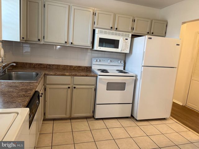 23-6 FLORENCE TOLLGATE, Florence, NJ 08518