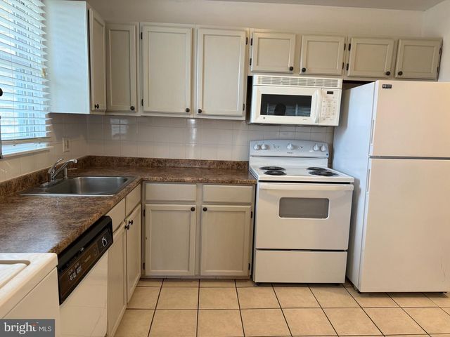 23-6 FLORENCE TOLLGATE, Florence, NJ 08518