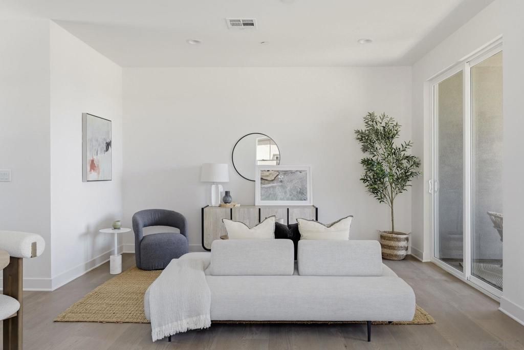 Image 3 of property listing at 201 Sarina Ln, San Marcos, CA 92069