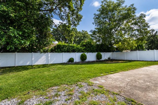 132 48th Street, Lindenhurst, NY 11757