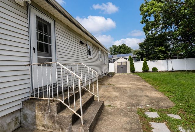 132 48th Street, Lindenhurst, NY 11757