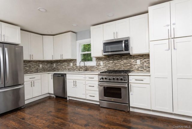 132 48th Street, Lindenhurst, NY 11757