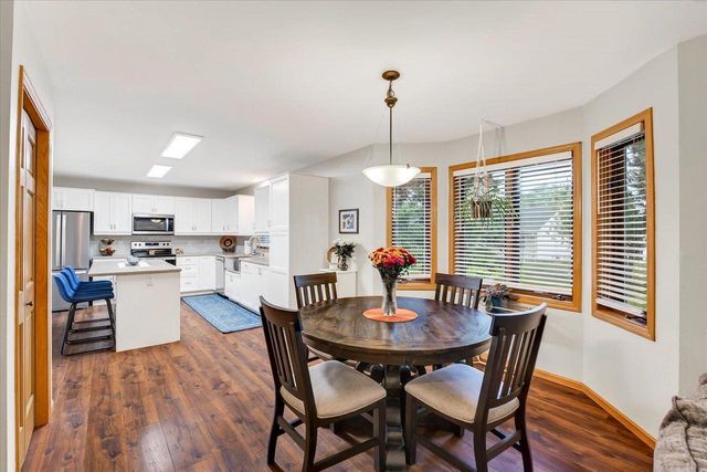 509 Meadow View Lane, Deforest, WI 53532