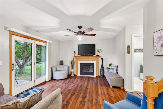 509 Meadow View Lane, Deforest, WI 53532