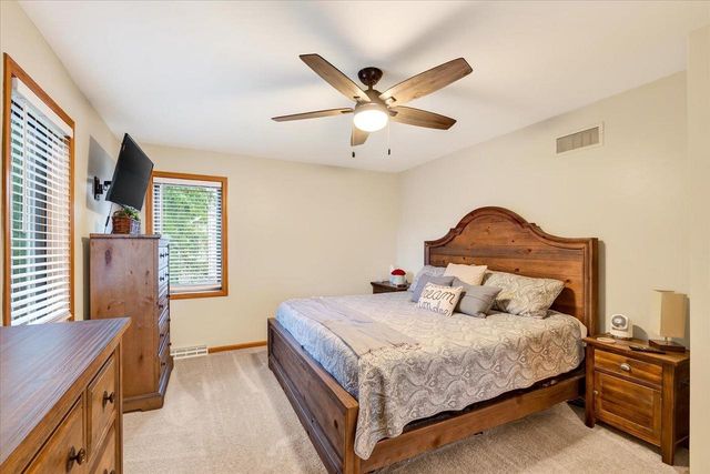 509 Meadow View Lane, Deforest, WI 53532