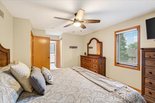 509 Meadow View Lane, Deforest, WI 53532