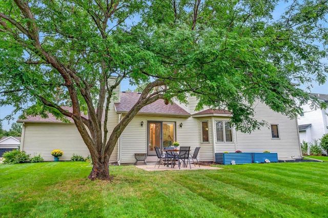 509 Meadow View Lane, Deforest, WI 53532