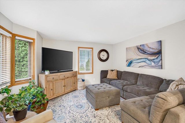 509 Meadow View Lane, Deforest, WI 53532