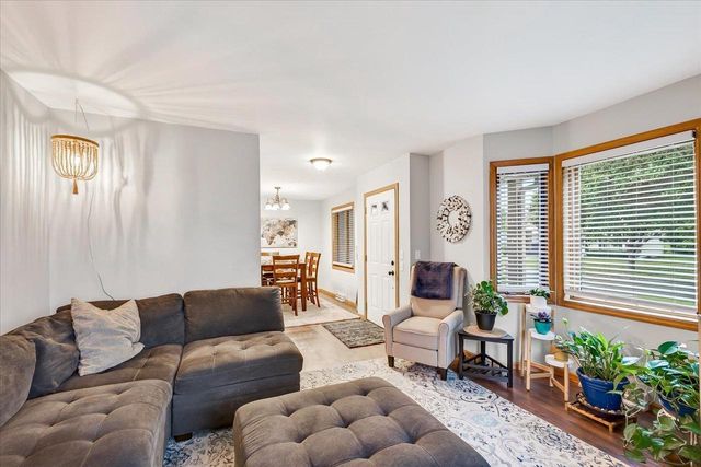 509 Meadow View Lane, Deforest, WI 53532
