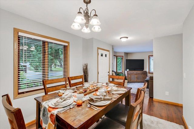 509 Meadow View Lane, Deforest, WI 53532