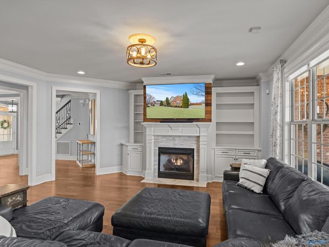 107 Meadowglen Drive NW, Madison, AL 35757