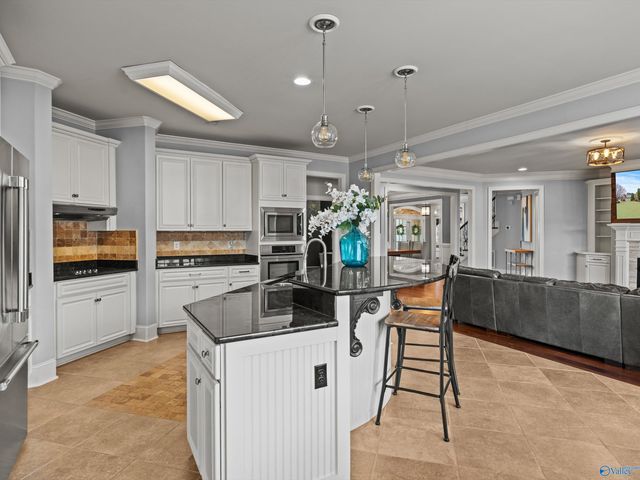 107 Meadowglen Drive NW, Madison, AL 35757