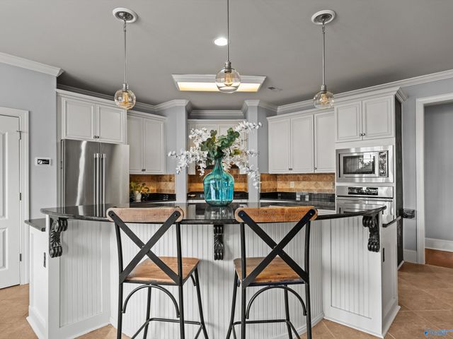 107 Meadowglen Drive NW, Madison, AL 35757