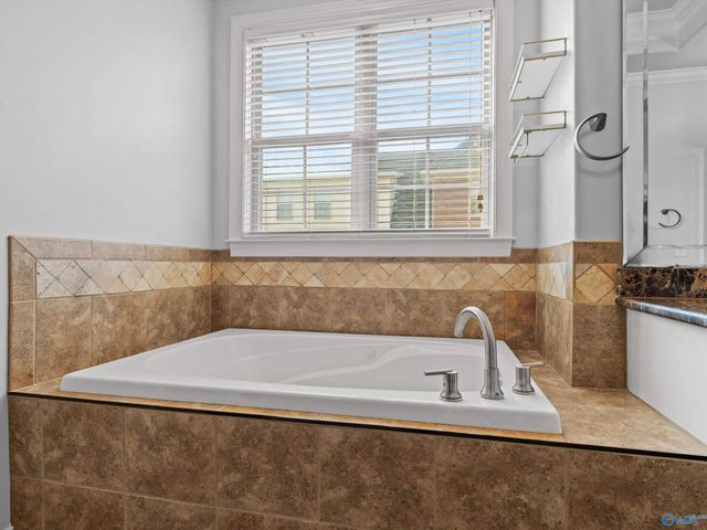 107 Meadowglen Drive NW, Madison, AL 35757