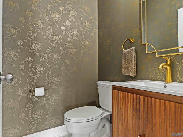 107 Meadowglen Drive NW, Madison, AL 35757