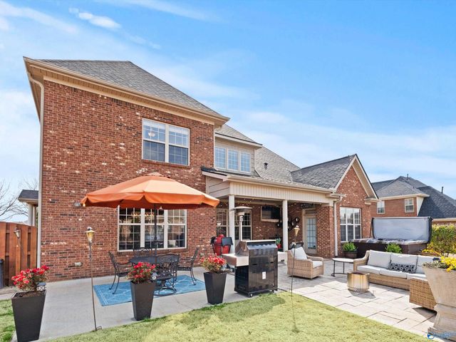 107 Meadowglen Drive NW, Madison, AL 35757