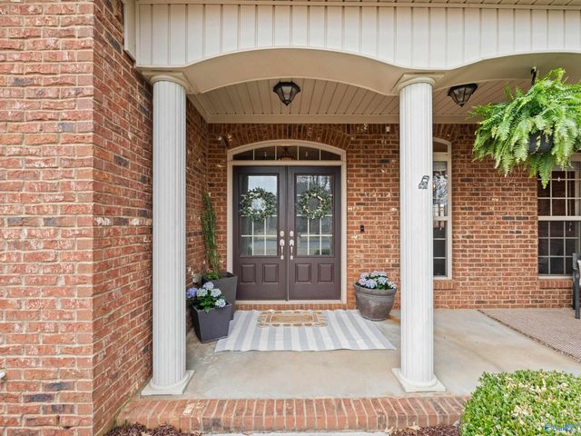 107 Meadowglen Drive NW, Madison, AL 35757