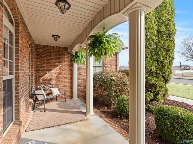 107 Meadowglen Drive NW, Madison, AL 35757