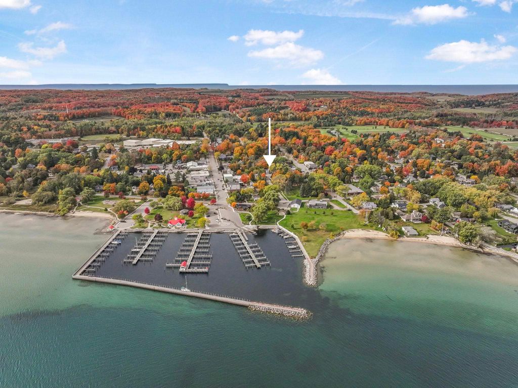 201 N Mill Street, Northport, MI 49670