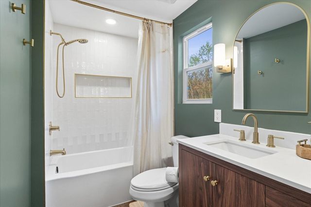 215 Waheela Drive, Chattanooga, TN 37404