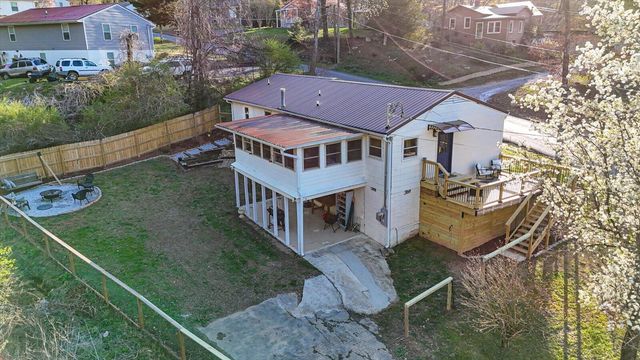 215 Waheela Drive, Chattanooga, TN 37404