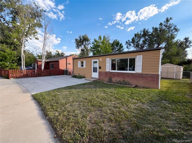 433 Sunnyside Lane, Longmont, CO 80504