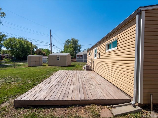 433 Sunnyside Lane, Longmont, CO 80504