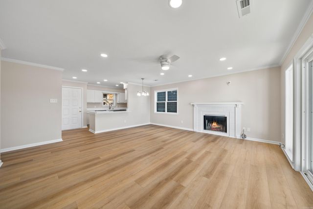 250 Grand Isle Dr Apt 3C, Hot Springs, AR 71913