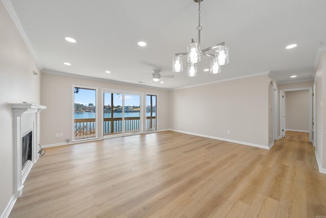 250 Grand Isle Dr Apt 3C, Hot Springs, AR 71913