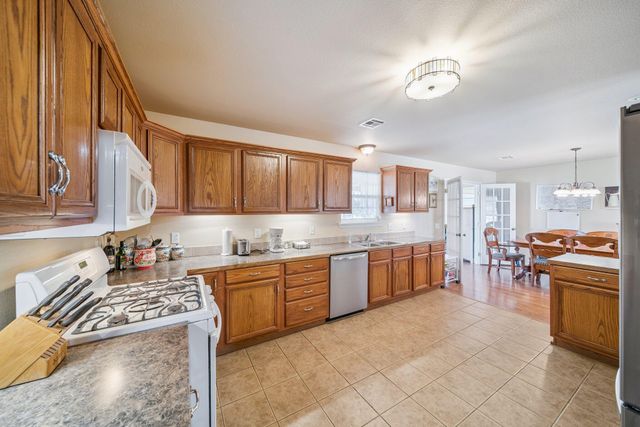 62450 E 269 Court, Grove, OK 74344