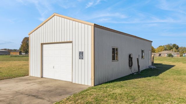 62450 E 269 Court, Grove, OK 74344