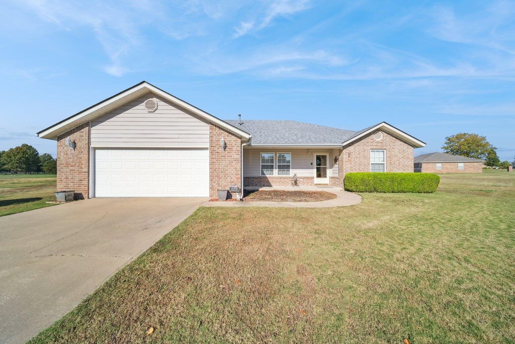 62450 E 269 Court, Grove, OK 74344