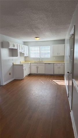 228 Inverness Trace, Riverdale, GA 30274