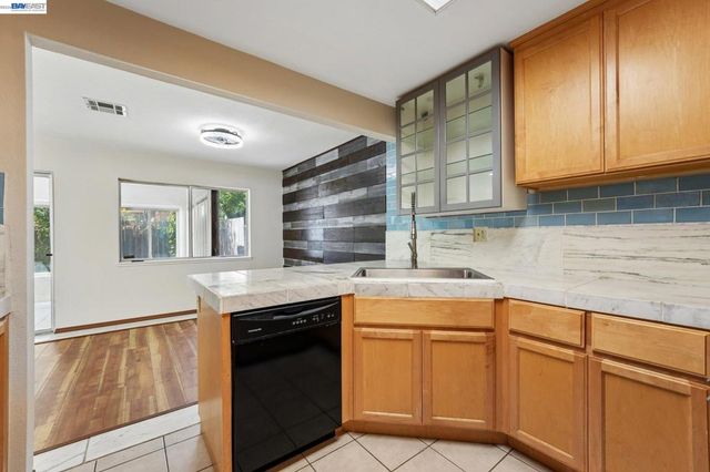 370 Stageline Dr, Vallejo, CA 94591