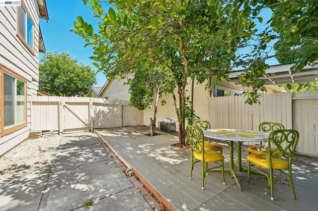 370 Stageline Dr, Vallejo, CA 94591
