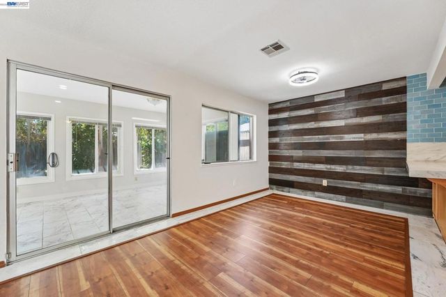 370 Stageline Dr, Vallejo, CA 94591