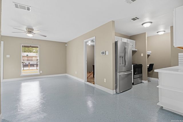 5728 HAREFIELD DR, San Antonio, TX 78228