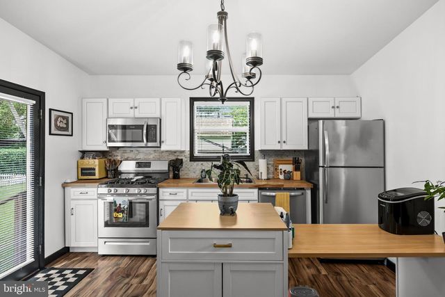 225 VAN KIRK ST, Beverly, NJ 08010