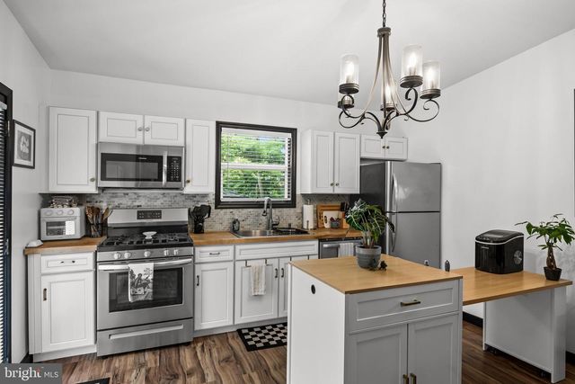 225 VAN KIRK ST, Beverly, NJ 08010
