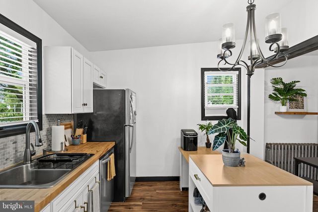 225 VAN KIRK ST, Beverly, NJ 08010